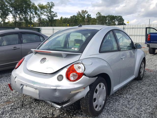 3VWEW31C87M509417 - 2007 VOLKSWAGEN NEW BEETLE 银色 照片 4