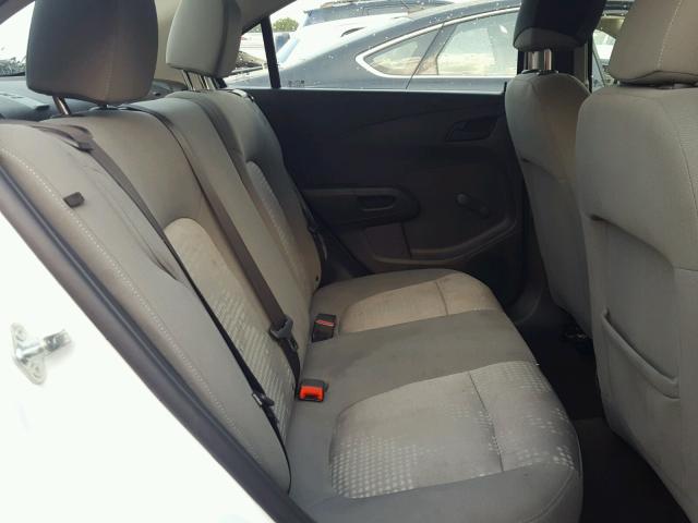 1G1JB5SH4H4142766 - 2017 CHEVROLET SONIC LS WHITE photo 6