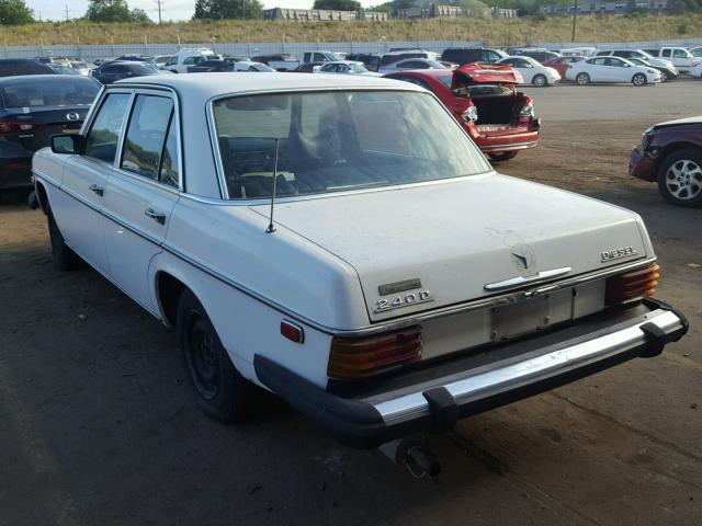 11511710115885 - 1976 MERCEDES-BENZ 240 D WHITE photo 3