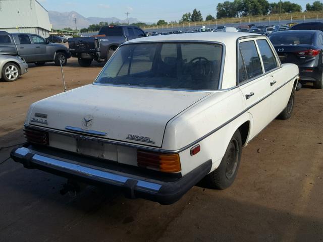 11511710115885 - 1976 MERCEDES-BENZ 240 D WHITE photo 4