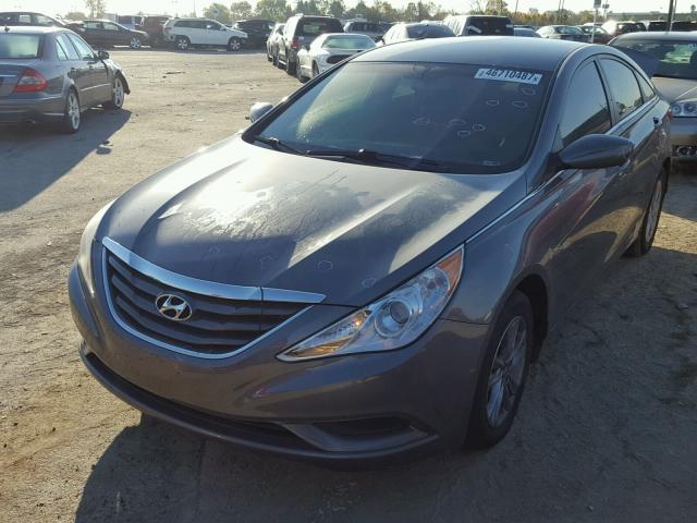 5NPEB4AC1CH408868 - 2012 HYUNDAI SONATA GLS GRAY photo 2