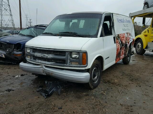 1GCFG25W1Y1181601 - 2000 CHEVROLET EXPRESS G2 WHITE photo 2