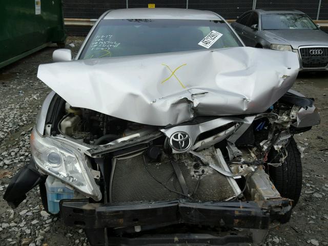 4T1BF3EKXBU183742 - 2011 TOYOTA CAMRY BASE SILVER photo 7