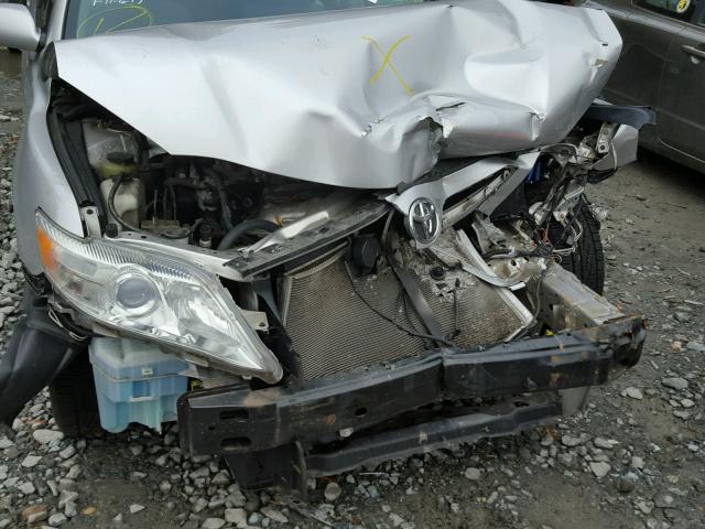 4T1BF3EKXBU183742 - 2011 TOYOTA CAMRY BASE SILVER photo 9