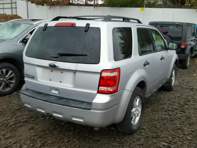 1FMCU9D79BKC46979 - 2011 FORD ESCAPE XLT SILVER photo 4