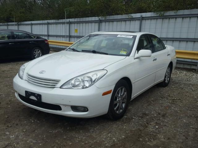 JTHBF30G525018990 - 2002 LEXUS ES 300 WHITE photo 2