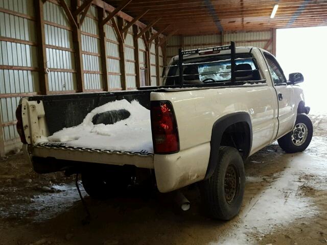 1GCHC24U76E210481 - 2006 CHEVROLET SILVERADO WHITE photo 4