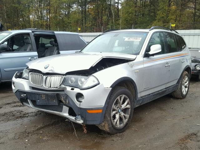 WBXPC9C41AWJ32954 - 2010 BMW X3 XDRIVE3 SILVER photo 2