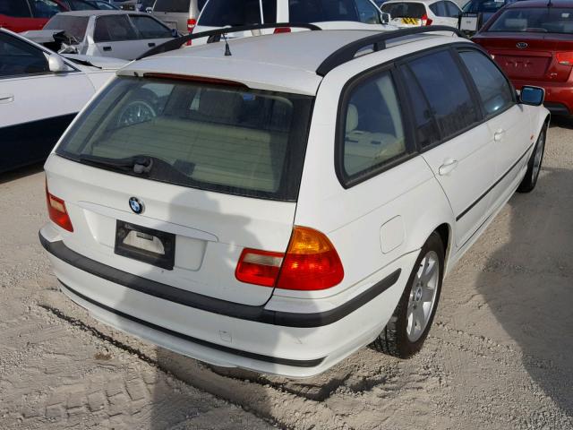 WBAAR3344YJM00107 - 2000 BMW 323 IT WHITE photo 4