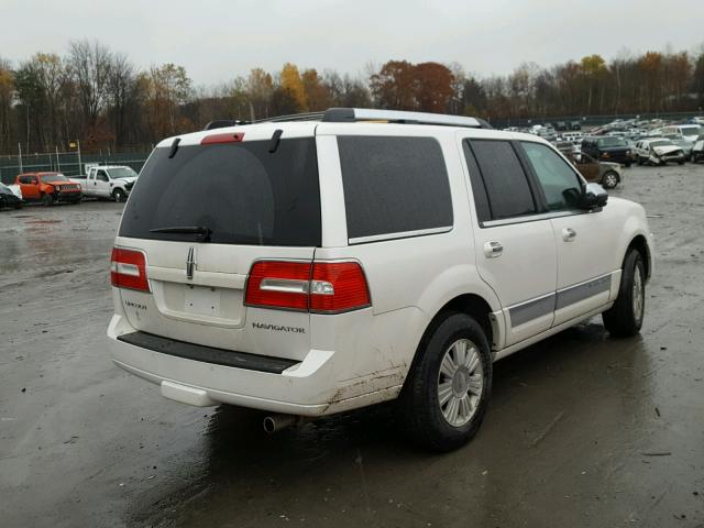 5LMJJ2J50BEJ00055 - 2011 LINCOLN NAVIGATOR WHITE photo 4