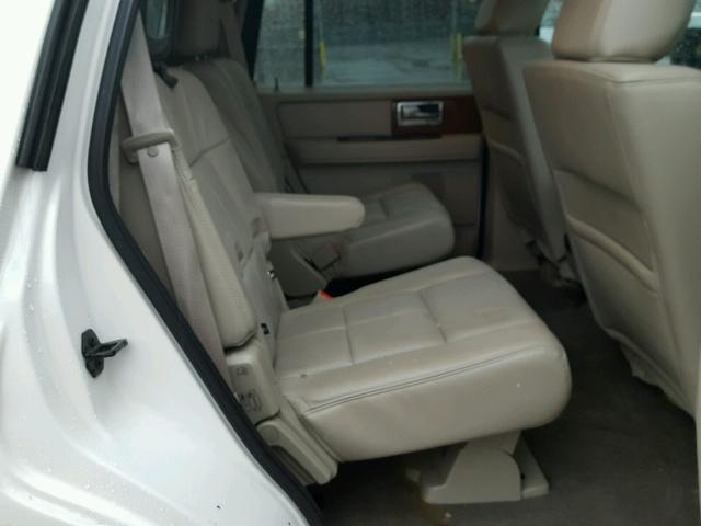 5LMJJ2J50BEJ00055 - 2011 LINCOLN NAVIGATOR WHITE photo 6