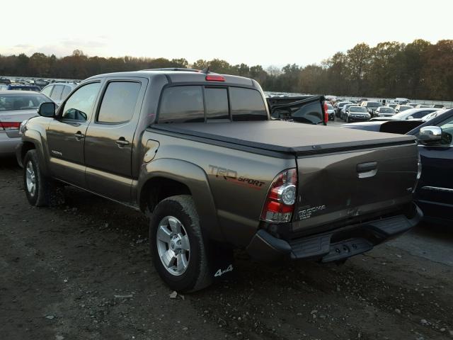 3TMLU4EN1FM166076 - 2015 TOYOTA TACOMA DOU BROWN photo 3