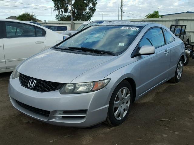 2HGFG12619H537418 - 2009 HONDA CIVIC LX SILVER photo 2