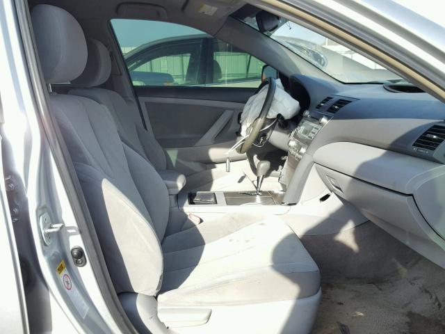 JTNBB46K973038463 - 2007 TOYOTA CAMRY NEW SILVER photo 5