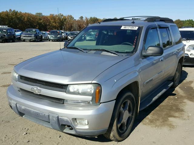 1GNET16S446153289 - 2004 CHEVROLET TRAILBLAZE SILVER photo 2