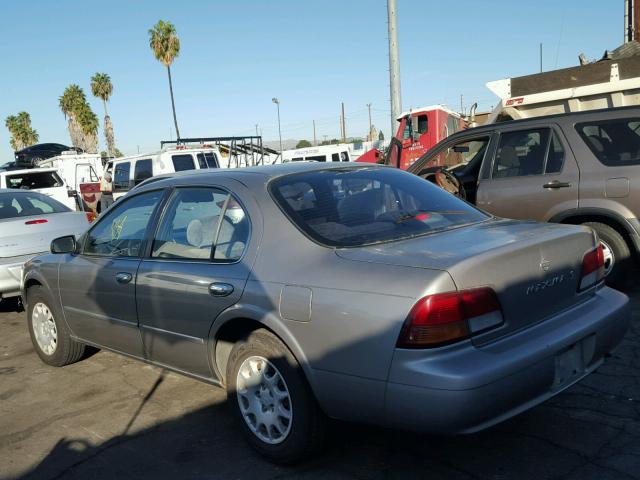 JN1CA21D7XT217046 - 1999 NISSAN MAXIMA GLE SILVER photo 3