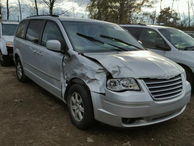 2A4RR5D1XAR235603 - 2010 CHRYSLER TOWN & COU SILVER photo 1