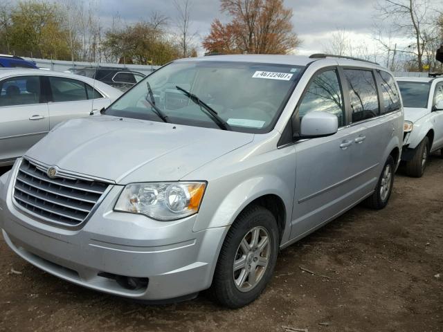 2A4RR5D1XAR235603 - 2010 CHRYSLER TOWN & COU SILVER photo 2