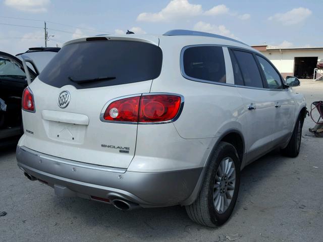 5GAEV237X8J278875 - 2008 BUICK ENCLAVE CX WHITE photo 4