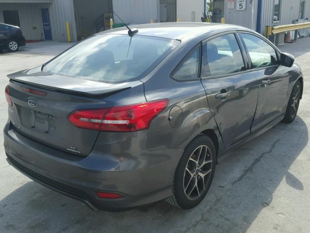 1FADP3F26GL400148 - 2016 FORD FOCUS SE GRAY photo 4