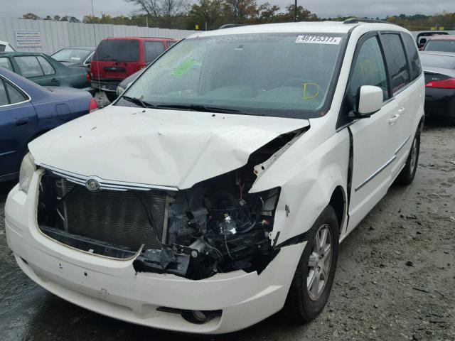 2A4RR5D19AR315443 - 2010 CHRYSLER TOWN & COU WHITE photo 2