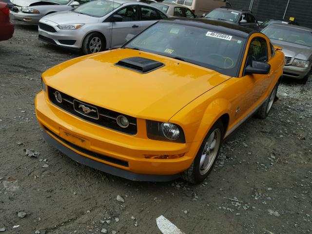 1ZVHT80N075337654 - 2007 FORD MUSTANG ORANGE photo 2