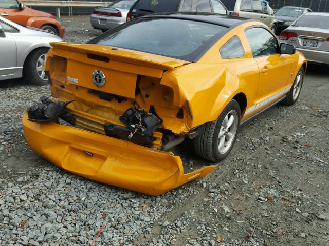 1ZVHT80N075337654 - 2007 FORD MUSTANG ORANGE photo 4