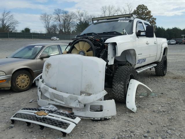 1GC1KYE88DF107988 - 2013 CHEVROLET SILVERADO WHITE photo 2