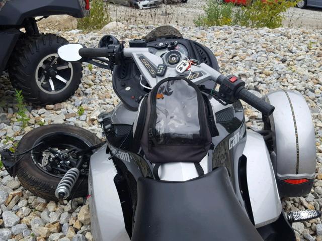 2BXJAWA118V001291 - 2008 CAN-AM SPYDER ROA GRAY photo 5