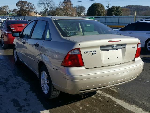 1FAFP34N16W236746 - 2006 FORD FOCUS ZX4 SILVER photo 3