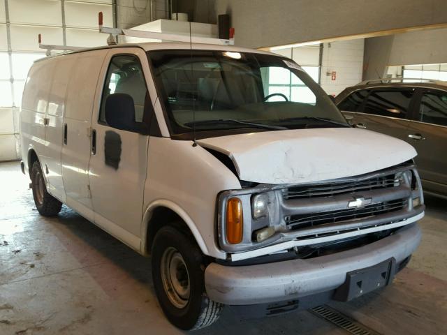 1GCEG15W621195913 - 2002 CHEVROLET EXPRESS G1 WHITE photo 1