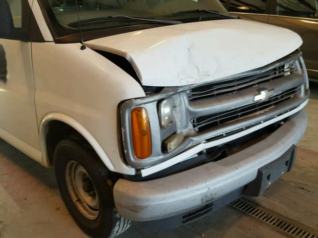 1GCEG15W621195913 - 2002 CHEVROLET EXPRESS G1 WHITE photo 9