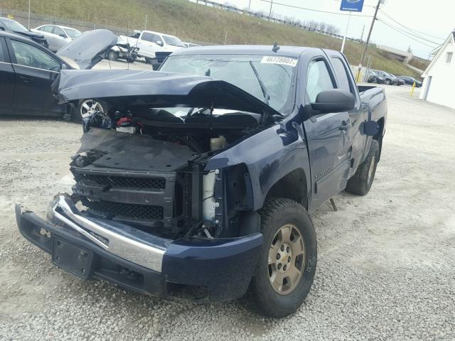 1GCRKSE32BZ406280 - 2011 CHEVROLET SILVERADO BLUE photo 2