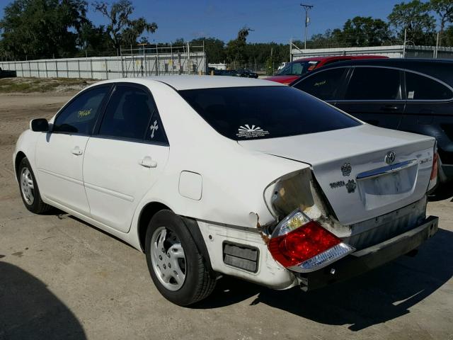 4T1BE32K75U426290 - 2005 TOYOTA CAMRY LE 白色 照片 3