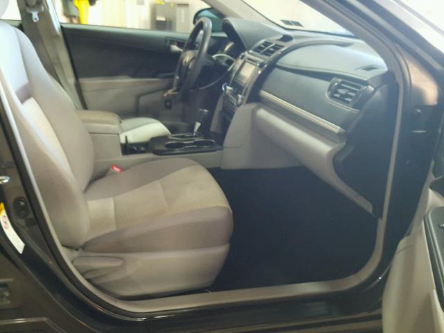 4T4BF1FKXDR301073 - 2013 TOYOTA CAMRY L 石墨色 照片 5