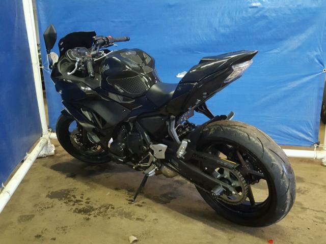 JKAEXEJ13HDA00324 - 2017 KAWASAKI EX650 J შავი ფოტო 3