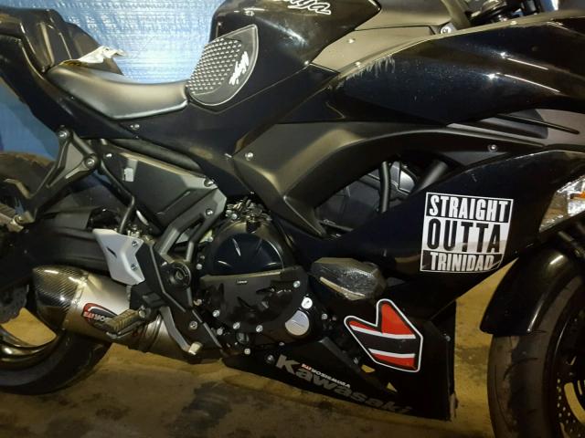 JKAEXEJ13HDA00324 - 2017 KAWASAKI EX650 J შავი ფოტო 7