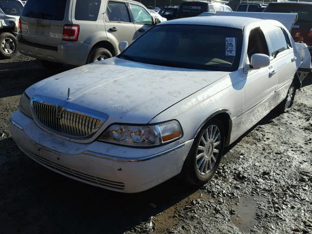 1LNHM83V86Y621781 - 2006 LINCOLN TOWN CAR D WHITE photo 2