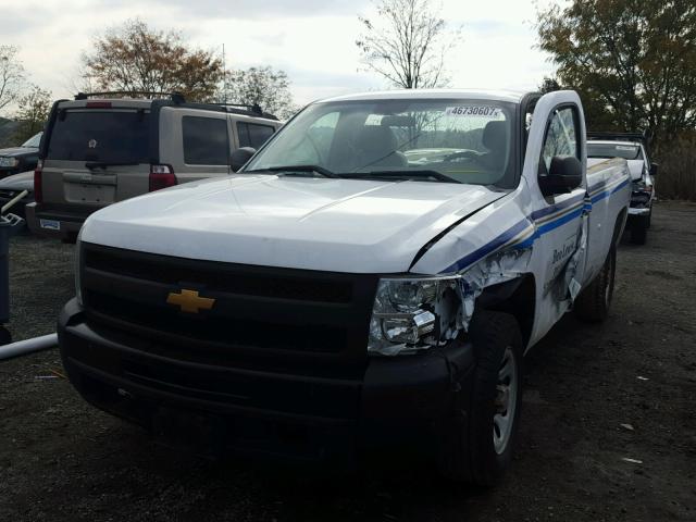 1GCNCPEX4DZ211876 - 2013 CHEVROLET SILVERADO WHITE photo 2