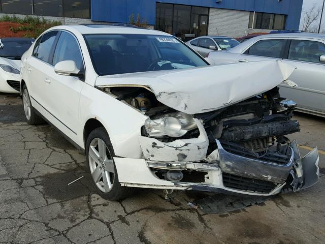 WVWJK73C09P012313 - 2009 VOLKSWAGEN PASSAT TUR WHITE photo 1