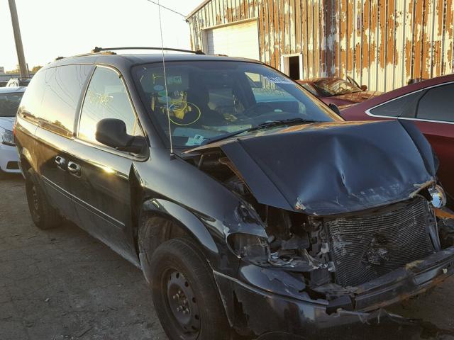 2C4GP44R35R114324 - 2005 CHRYSLER TOWN & COU BLACK photo 1