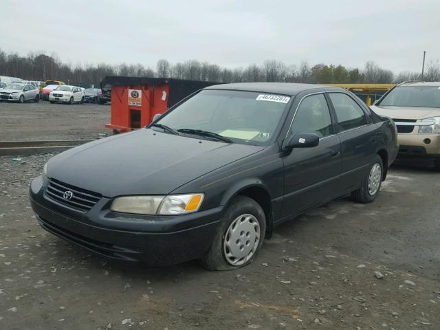 JT2BG22K4W0255735 - 1998 TOYOTA CAMRY BLACK photo 2