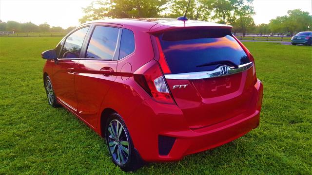 3HGGK5H96GM703068 - 2016 HONDA FIT RED photo 4