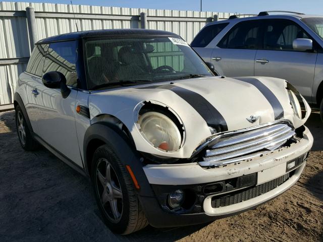 WMWMF33549TU71506 - 2009 MINI COOPER WHITE photo 1