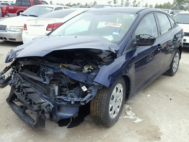 1FAHP3F25CL148453 - 2012 FORD FOCUS SE BLUE photo 2