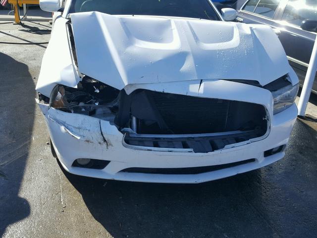 2B3CL3CG9BH591119 - 2011 DODGE CHARGER WHITE photo 9