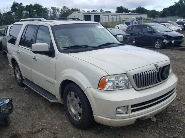 5LMFU285X6LJ15912 - 2006 LINCOLN NAVIGATOR Weiß Foto 1