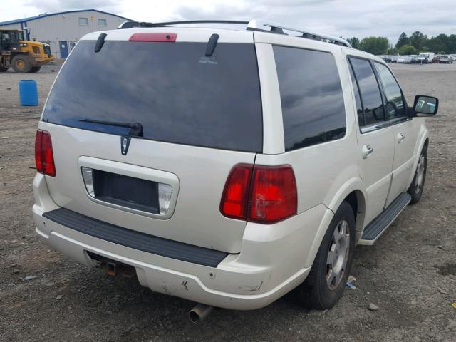 5LMFU285X6LJ15912 - 2006 LINCOLN NAVIGATOR Weiß Foto 4