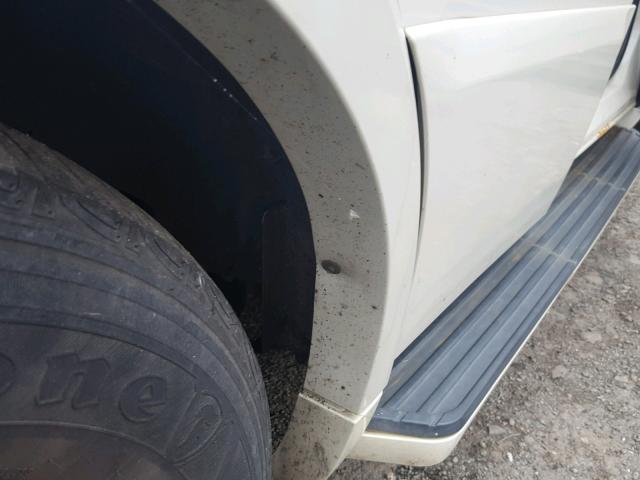 5LMFU285X6LJ15912 - 2006 LINCOLN NAVIGATOR Weiß Foto 9