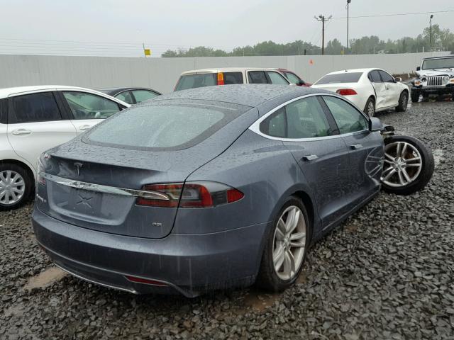 5YJSA1H14EFP39597 - 2014 TESLA MODEL S ლურჯი ფოტო 4
